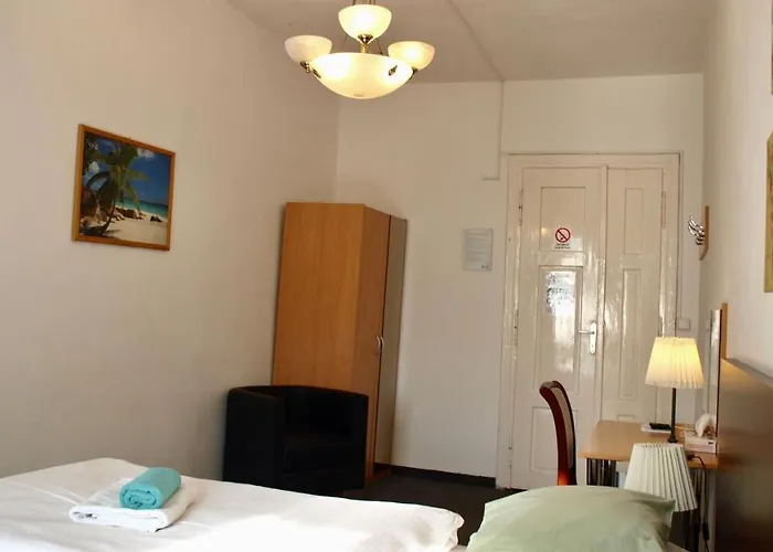 בית הארחה Village קרלובי וארי